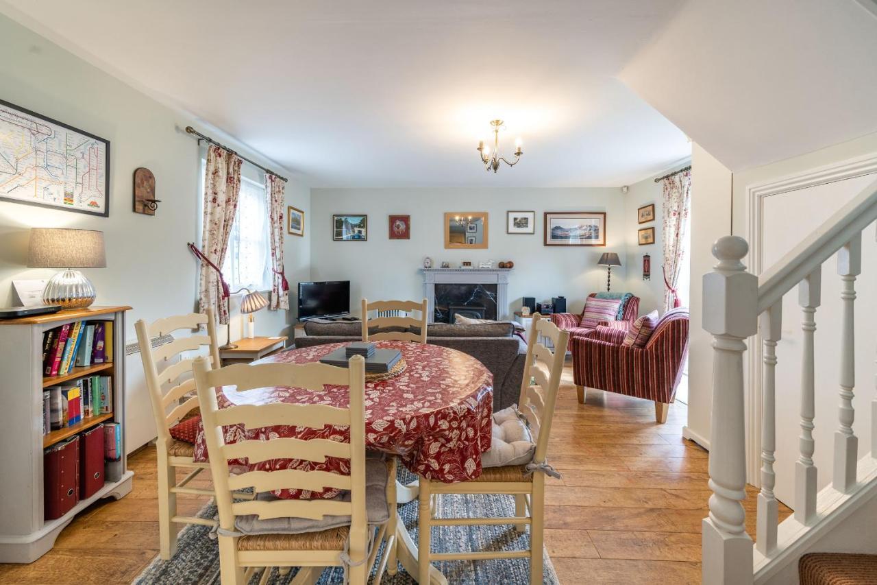 Amber Cottage Holker エクステリア 写真