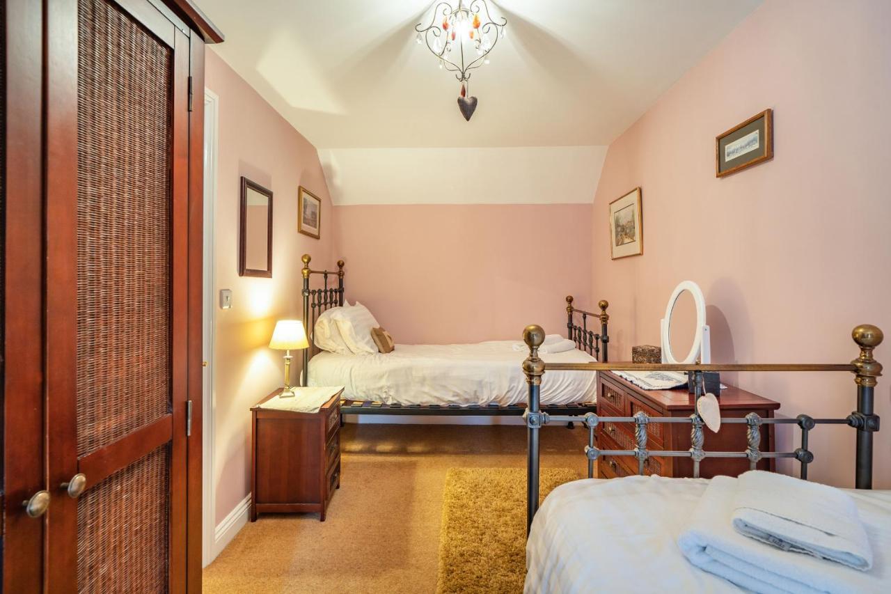 Amber Cottage Holker エクステリア 写真
